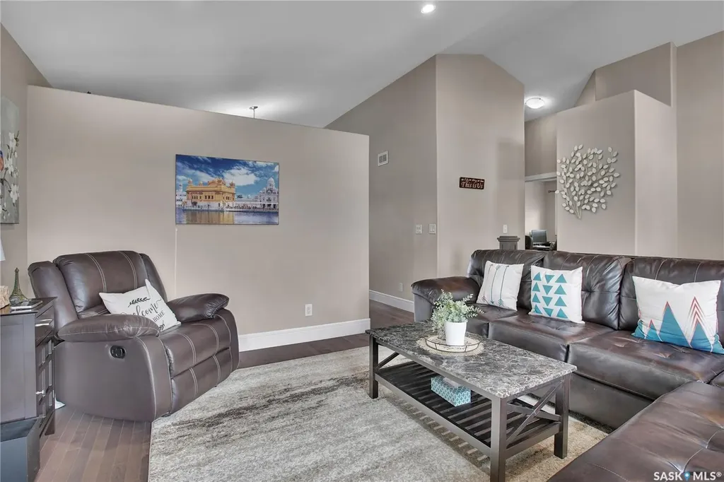 902 Stony Crescent Martensville SK S7K 6K7