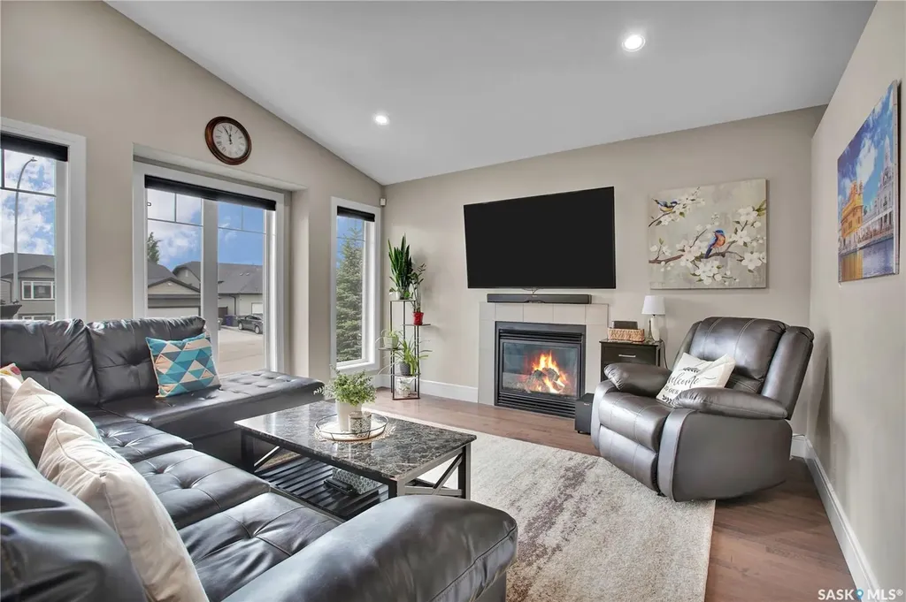 902 Stony Crescent Martensville SK S7K 6K7