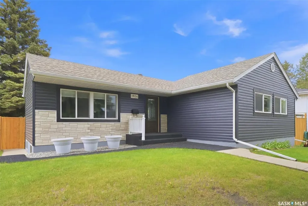 1924 Dufferin Avenue Saskatoon SK S7J 1B7