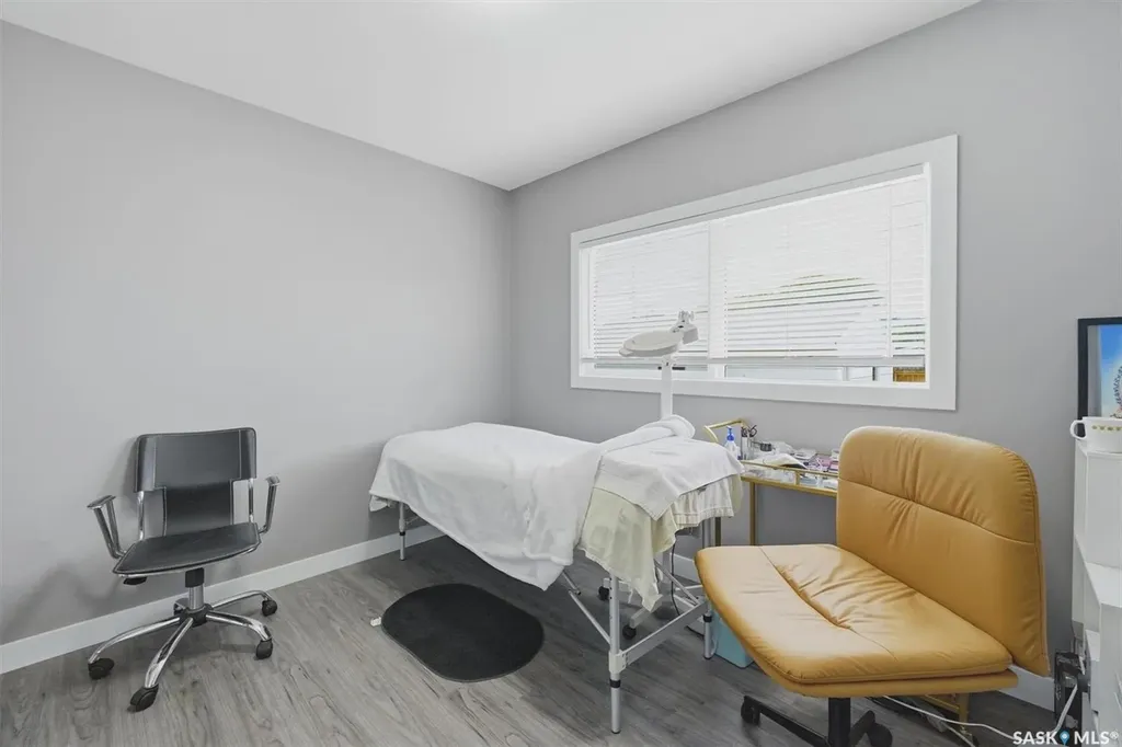 1924 Dufferin Avenue Saskatoon SK S7J 1B7
