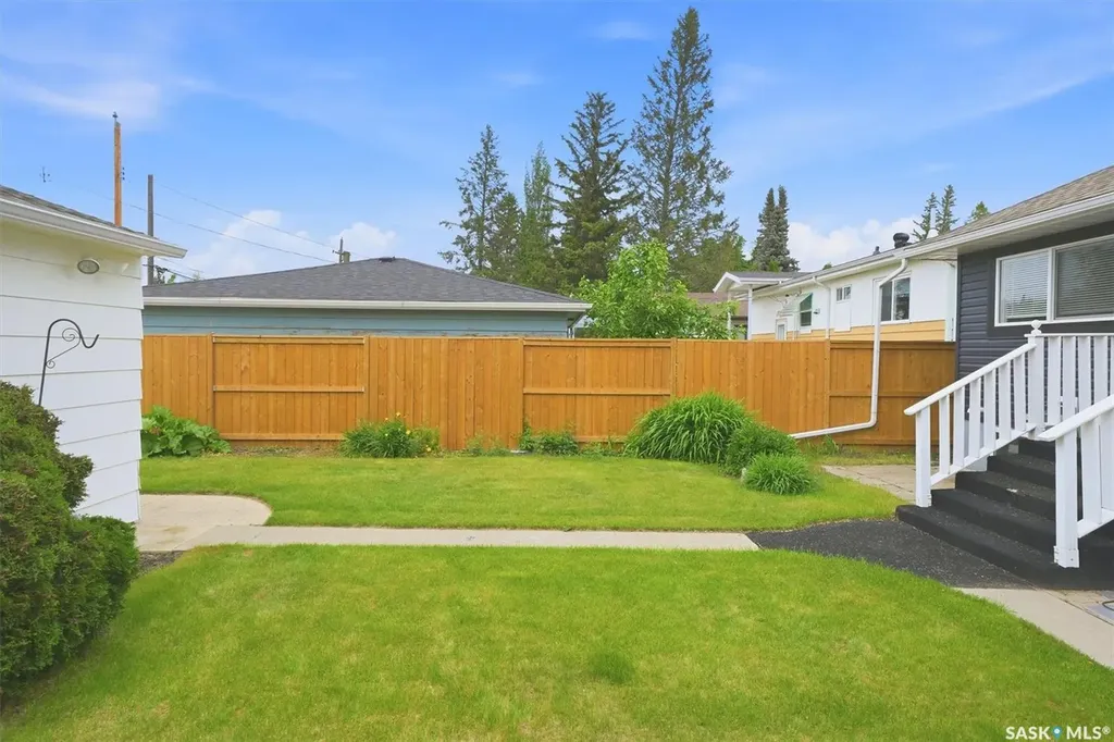 1924 Dufferin Avenue Saskatoon SK S7J 1B7