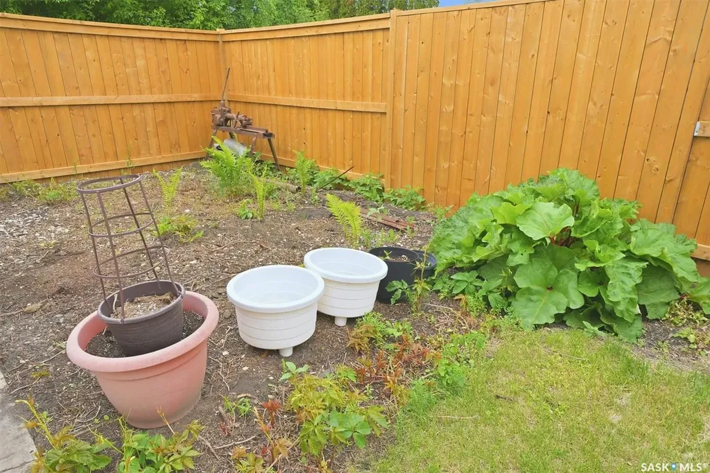 1924 Dufferin Avenue Saskatoon SK S7J 1B7