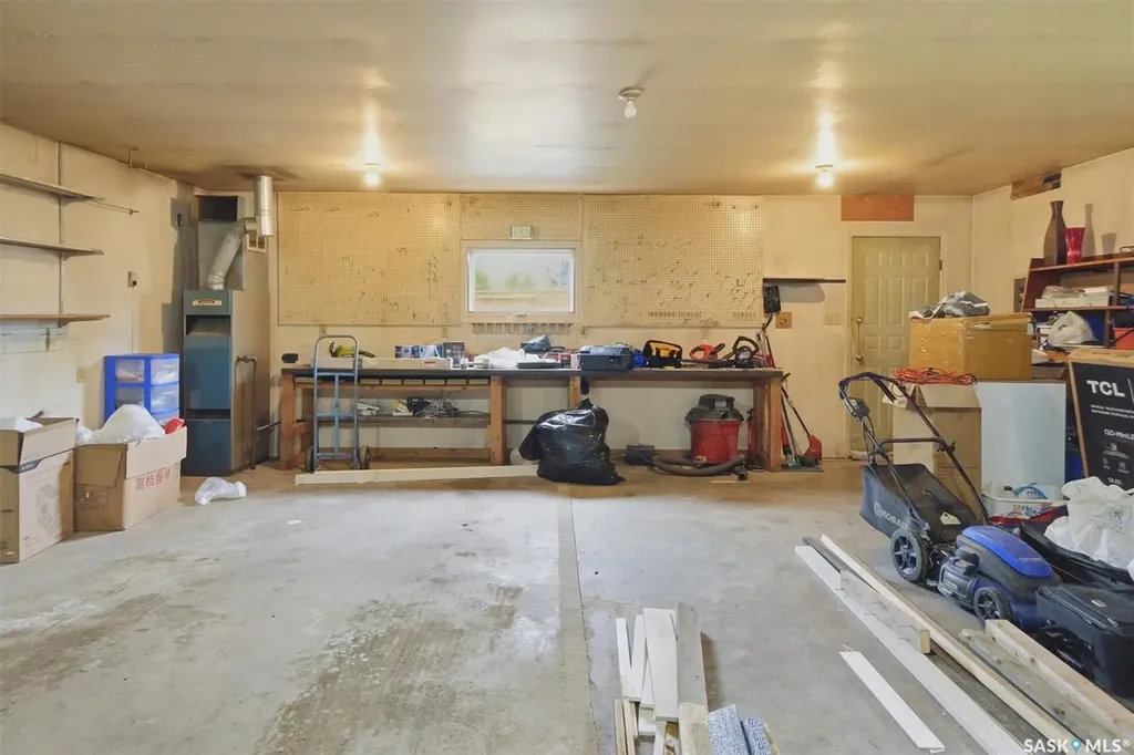 1924 Dufferin Avenue Saskatoon SK S7J 1B7