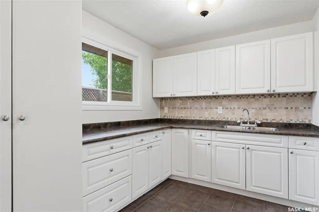 502 X Avenue N Saskatoon SK S7L 3K2