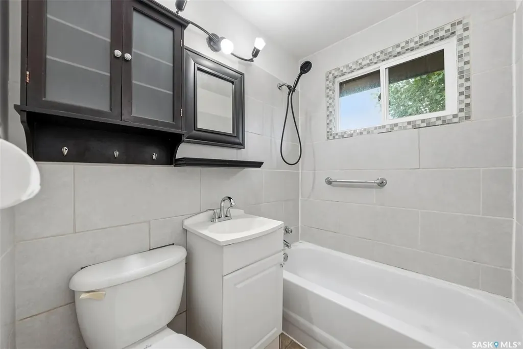 502 X Avenue N Saskatoon SK S7L 3K2