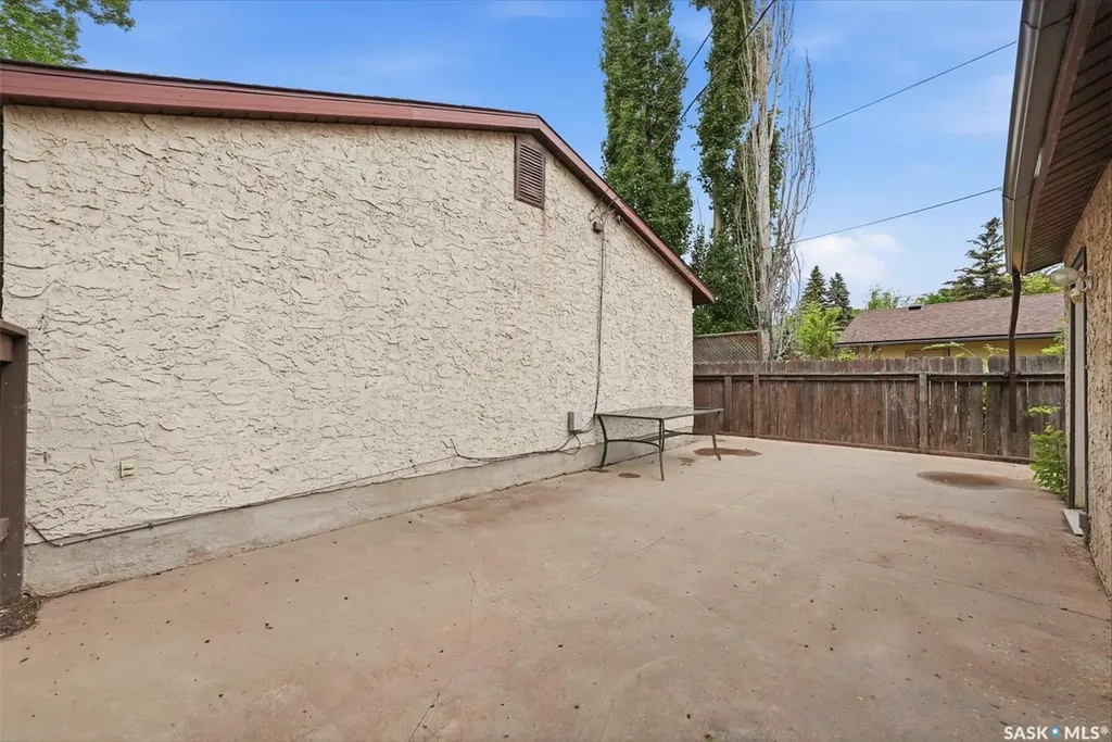 502 X Avenue N Saskatoon SK S7L 3K2