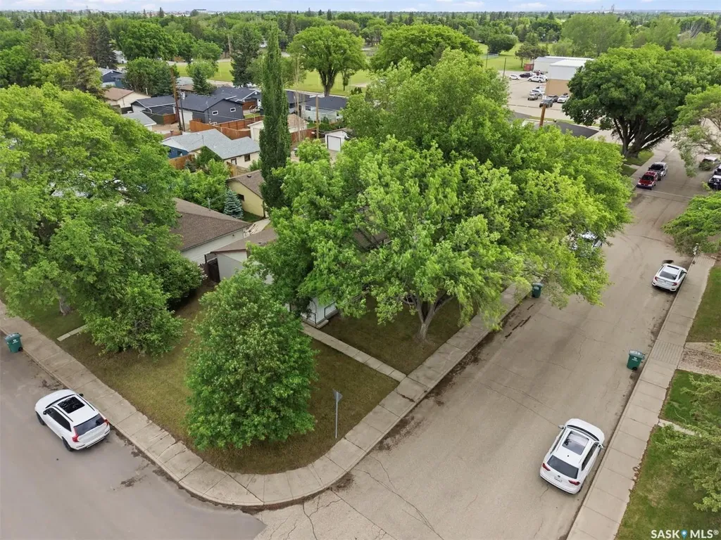 502 X Avenue N Saskatoon SK S7L 3K2