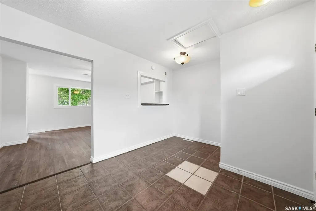 502 X Avenue N Saskatoon SK S7L 3K2
