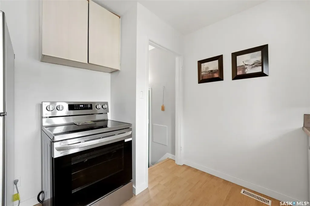 59 Elmview Road Regina SK S4R 0B4