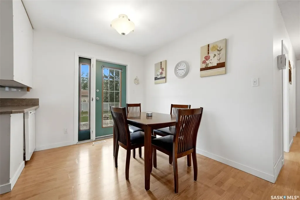 59 Elmview Road Regina SK S4R 0B4