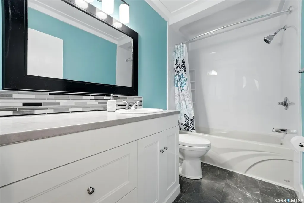 59 Elmview Road Regina SK S4R 0B4