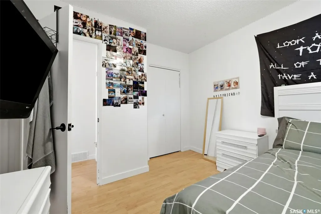 59 Elmview Road Regina SK S4R 0B4