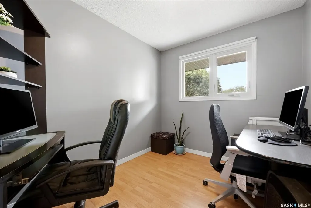 59 Elmview Road Regina SK S4R 0B4