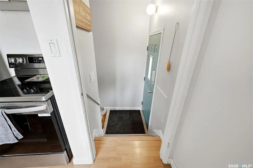 59 Elmview Road Regina SK S4R 0B4