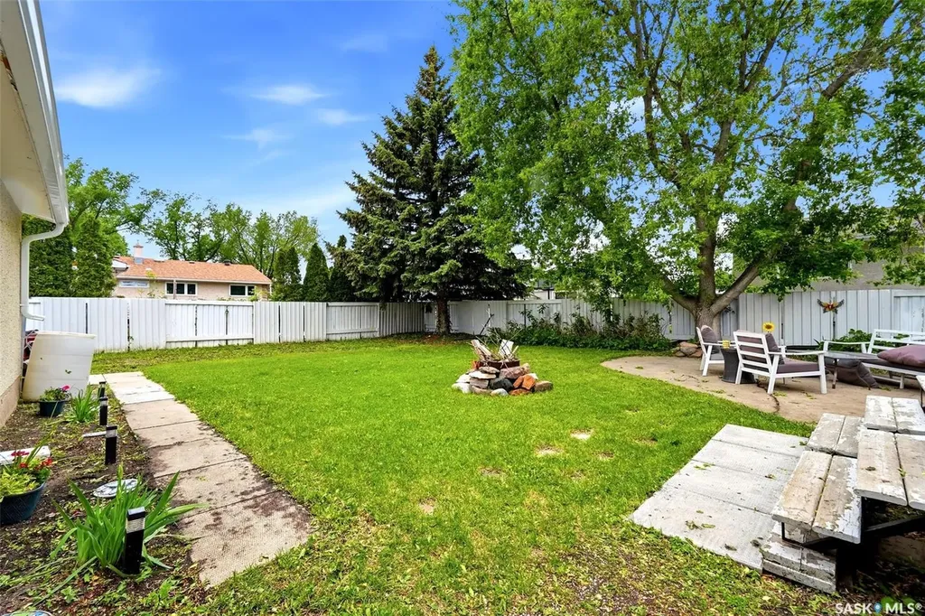 59 Elmview Road Regina SK S4R 0B4