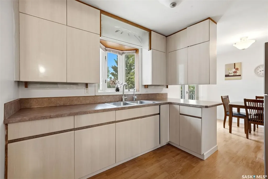 59 Elmview Road Regina SK S4R 0B4