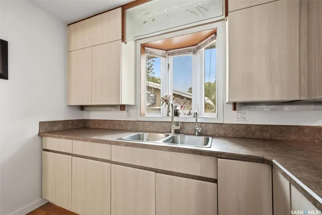 59 Elmview Road Regina SK S4R 0B4