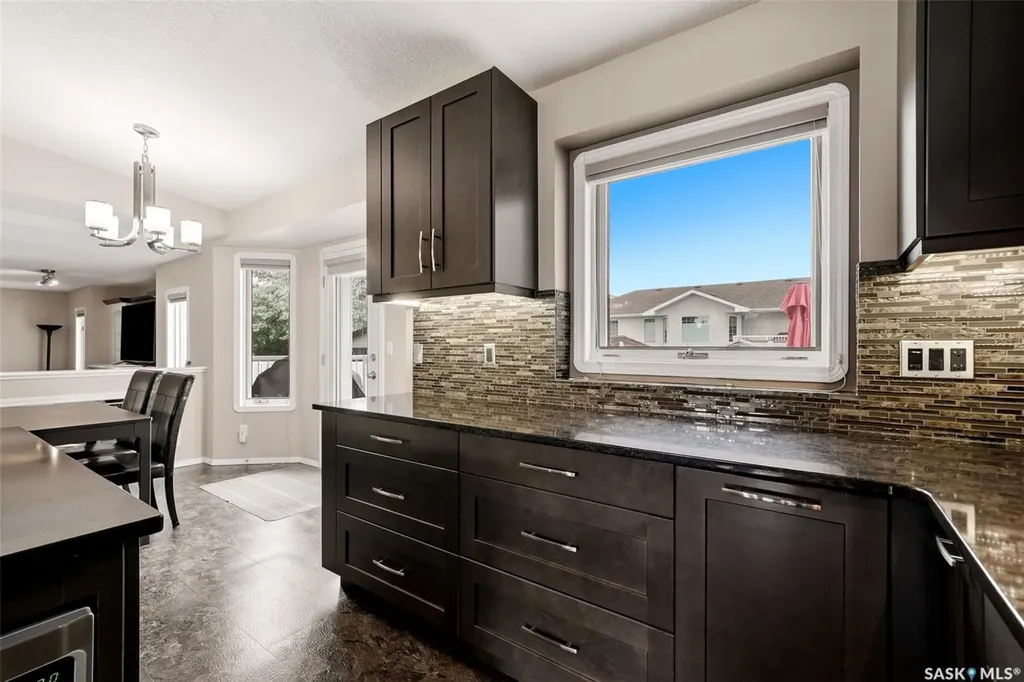 412 Fairway Road N Regina SK S4Y 1A1