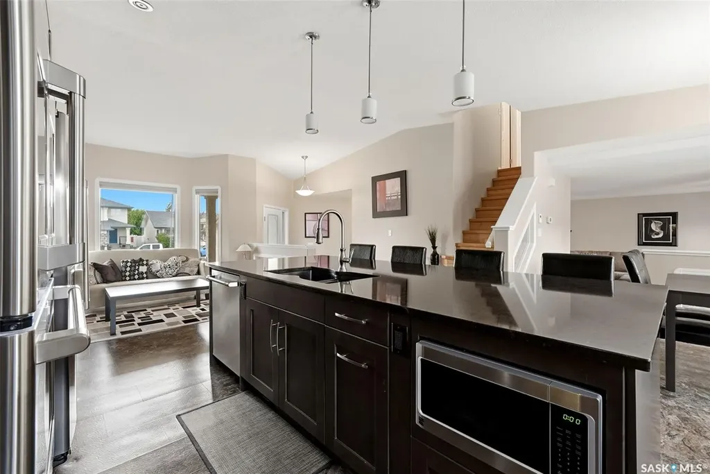 412 Fairway Road N Regina SK S4Y 1A1