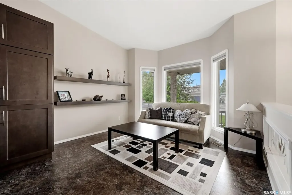 412 Fairway Road N Regina SK S4Y 1A1