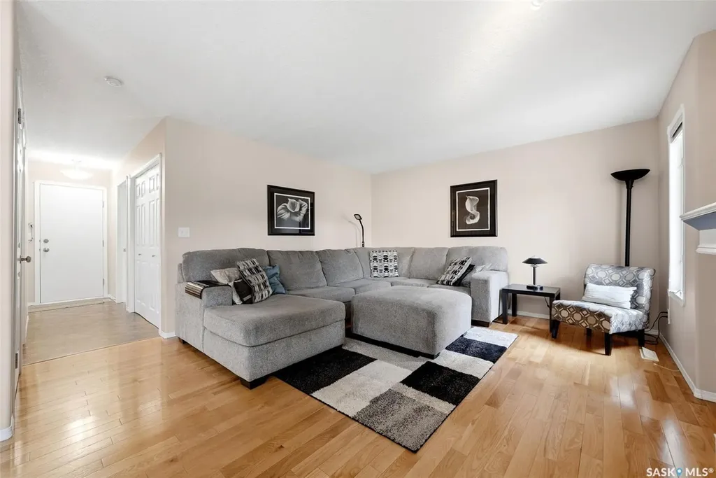 412 Fairway Road N Regina SK S4Y 1A1