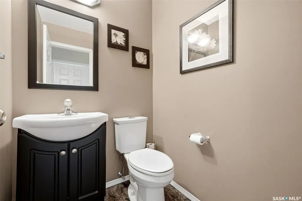 412 Fairway Road N Regina SK S4Y 1A1