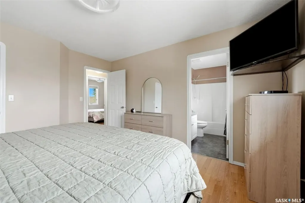 412 Fairway Road N Regina SK S4Y 1A1
