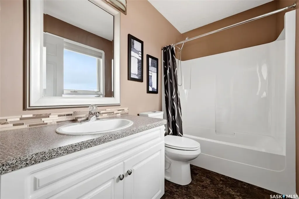 412 Fairway Road N Regina SK S4Y 1A1