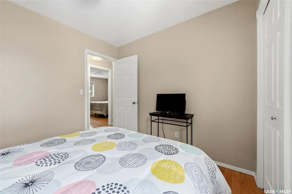 412 Fairway Road N Regina SK S4Y 1A1