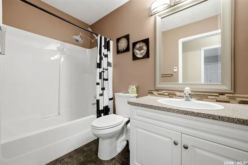 412 Fairway Road N Regina SK S4Y 1A1