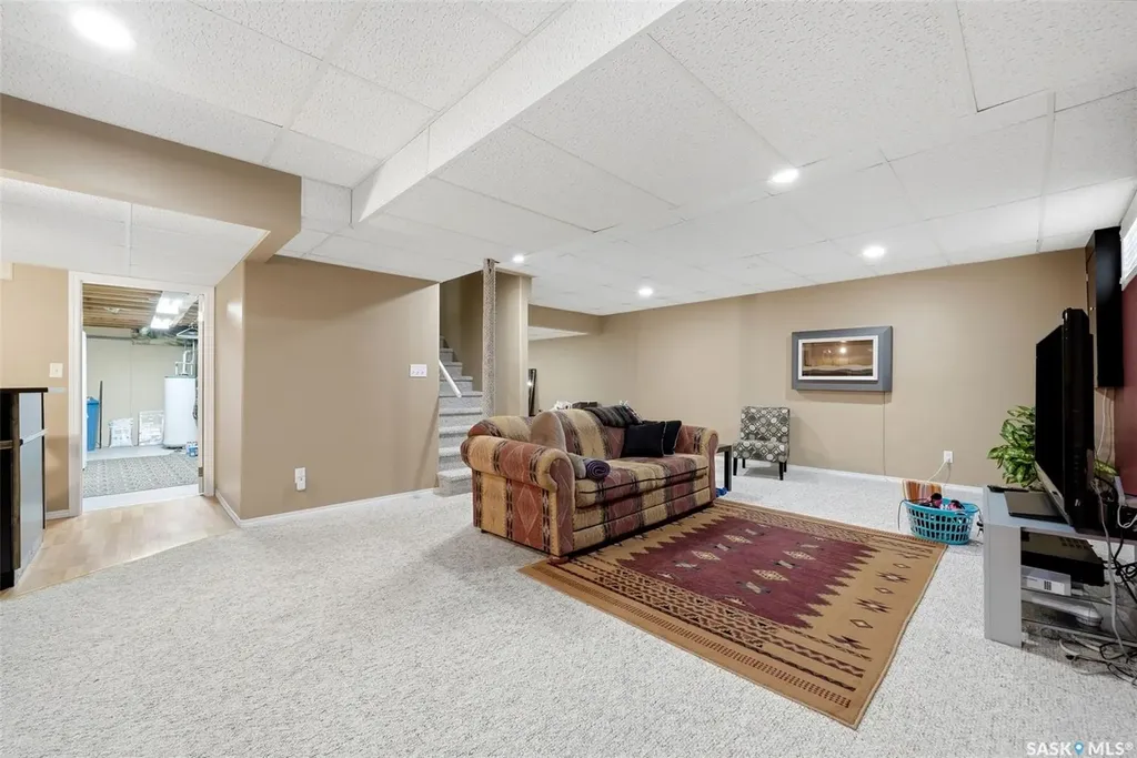 412 Fairway Road N Regina SK S4Y 1A1