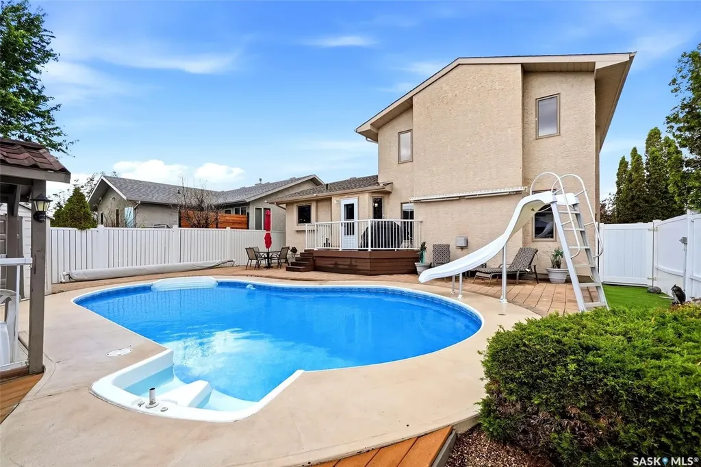 412 Fairway Road N Regina SK S4Y 1A1