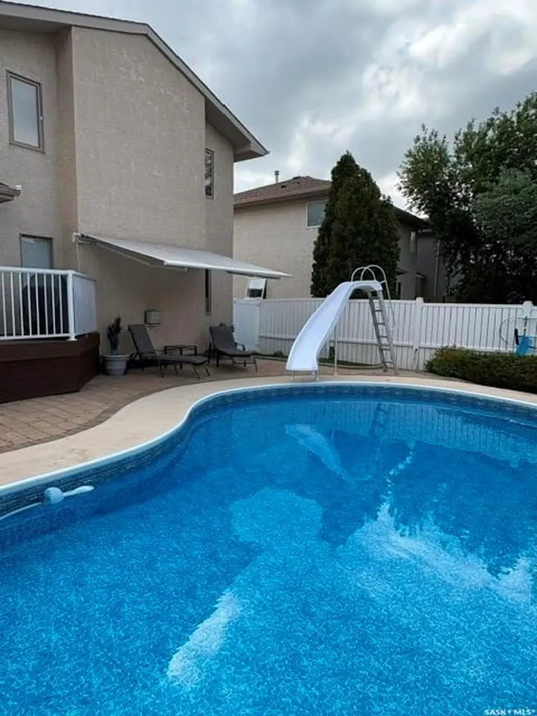 412 Fairway Road N Regina SK S4Y 1A1