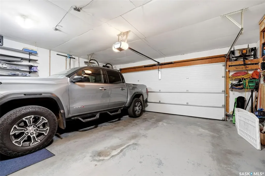 412 Fairway Road N Regina SK S4Y 1A1