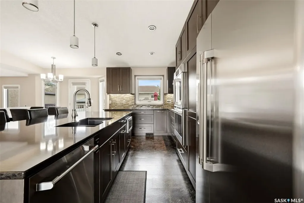 412 Fairway Road N Regina SK S4Y 1A1