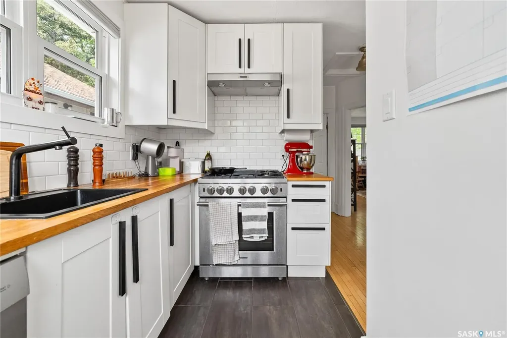 1954 Athol Street Regina SK S4T 3E3
