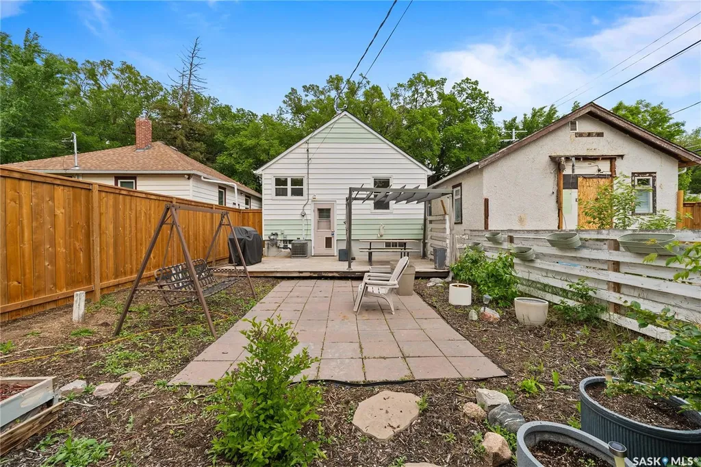 1954 Athol Street Regina SK S4T 3E3