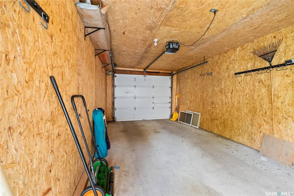 1954 Athol Street Regina SK S4T 3E3