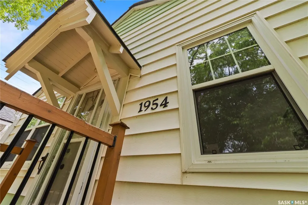 1954 Athol Street Regina SK S4T 3E3