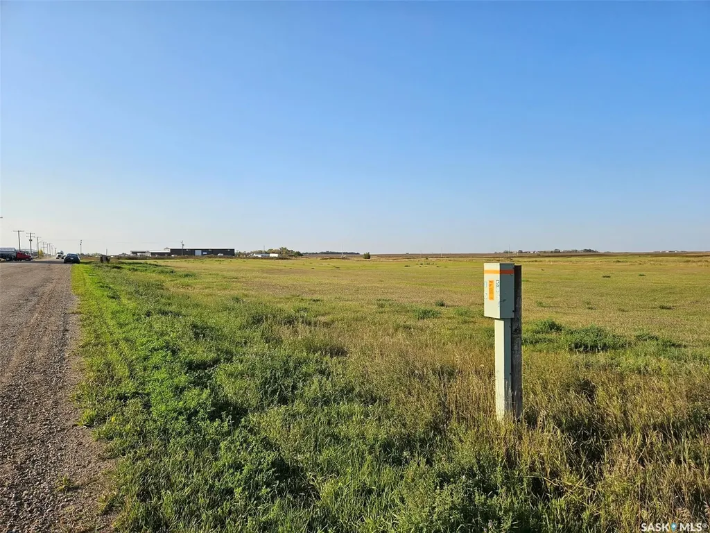 260 304 312 8th Street W Carlyle SK S0C 0R0