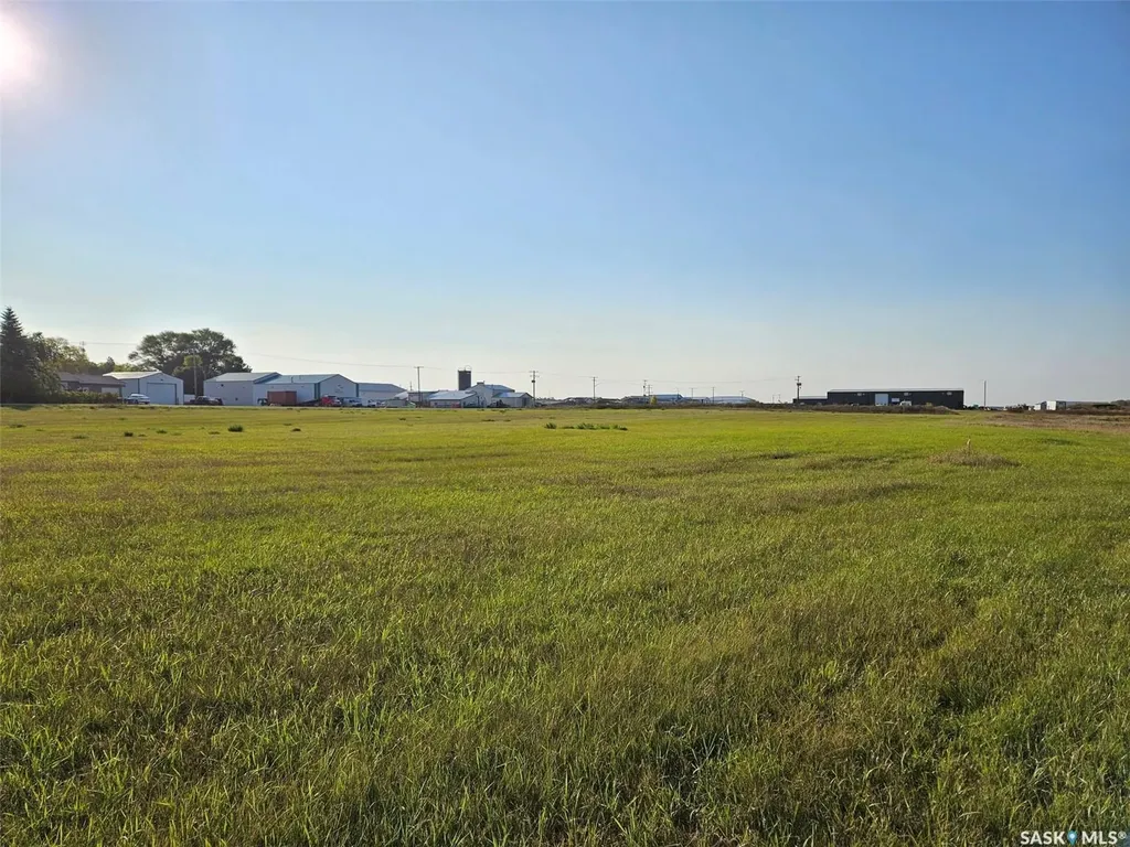 260 304 312 8th Street W Carlyle SK S0C 0R0