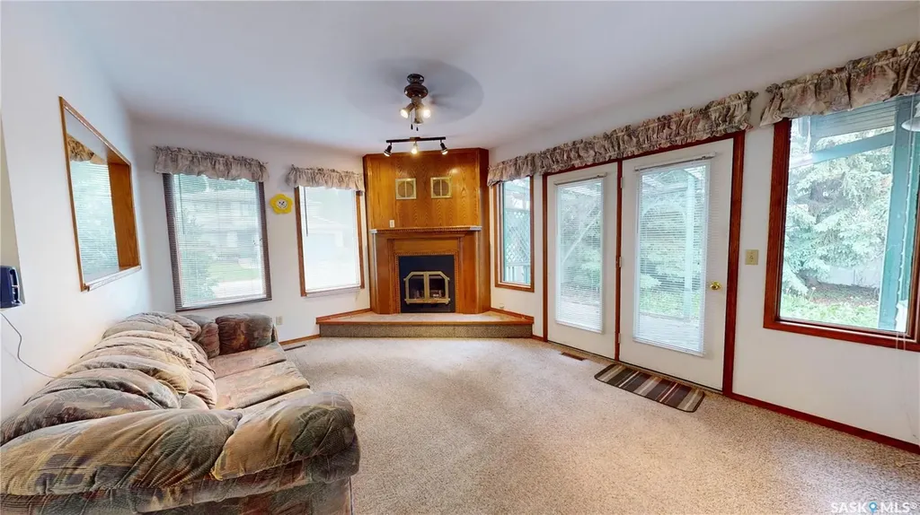 302 Swan Lane Saskatoon SK S7J 5B5