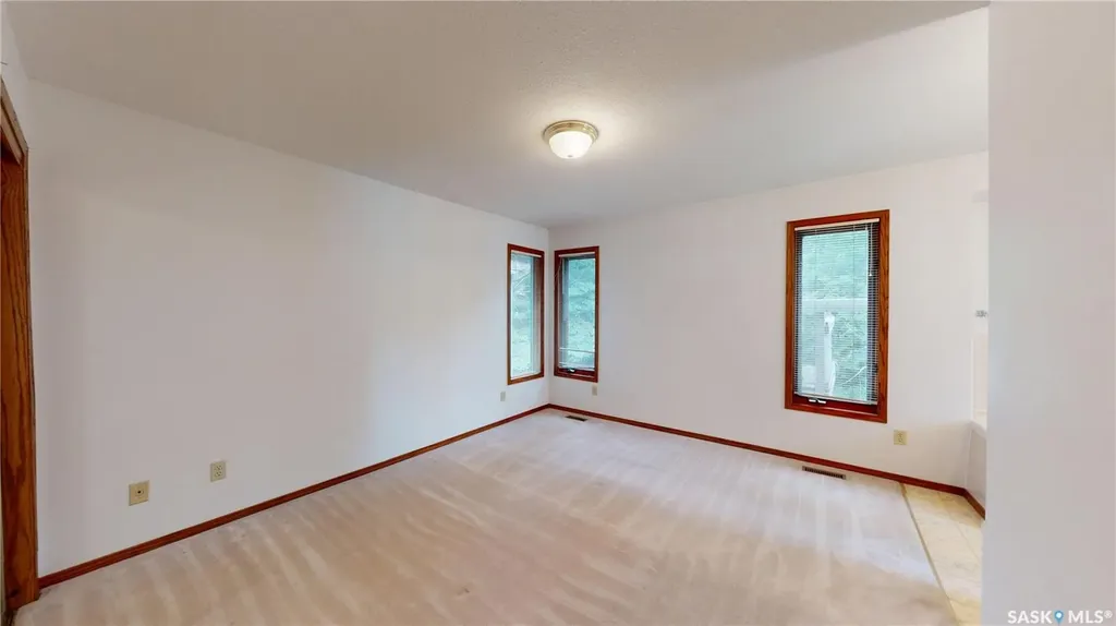 302 Swan Lane Saskatoon SK S7J 5B5