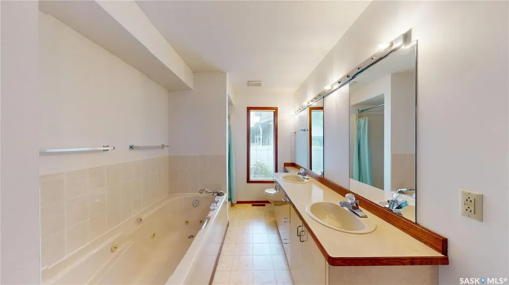 302 Swan Lane Saskatoon SK S7J 5B5