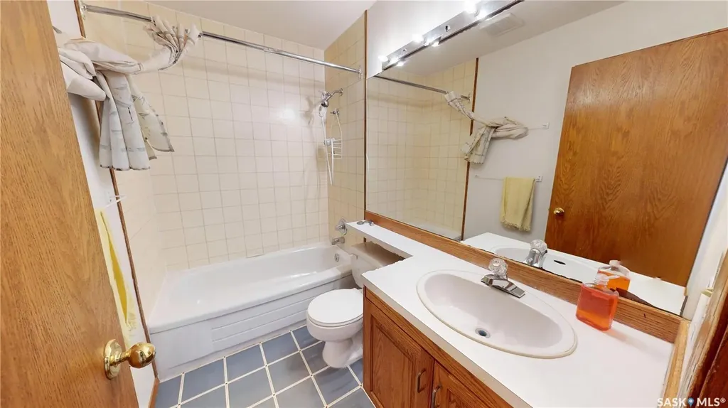 302 Swan Lane Saskatoon SK S7J 5B5