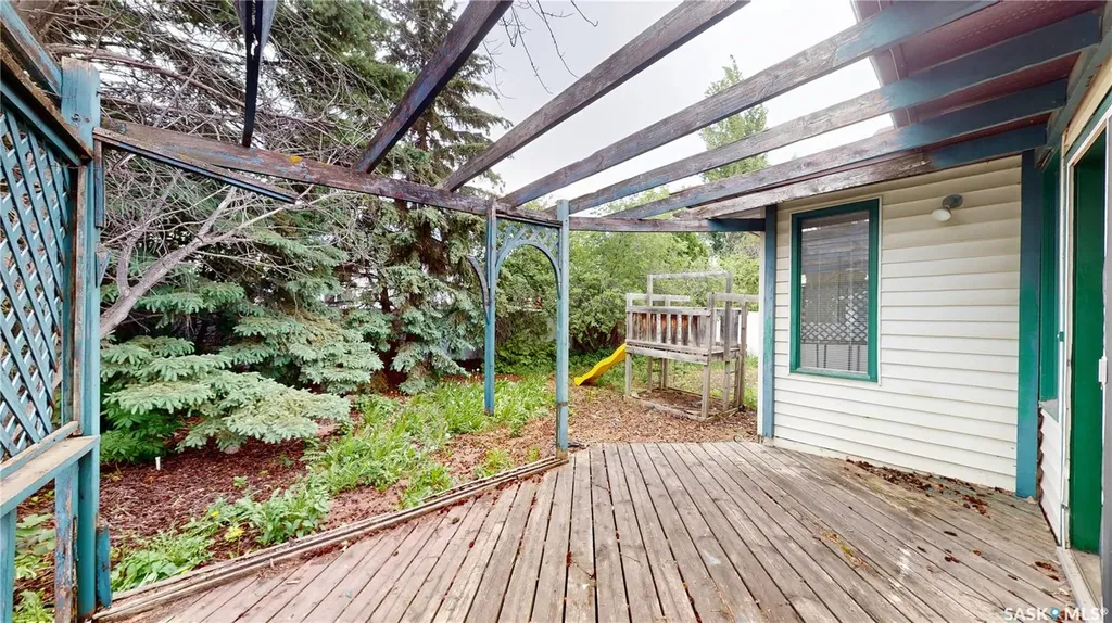 302 Swan Lane Saskatoon SK S7J 5B5