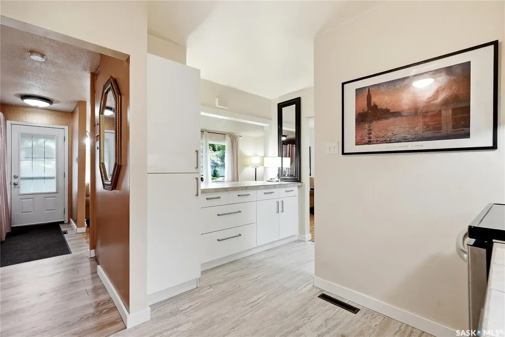 2321 Munroe Avenue S Saskatoon SK S7J 1S4