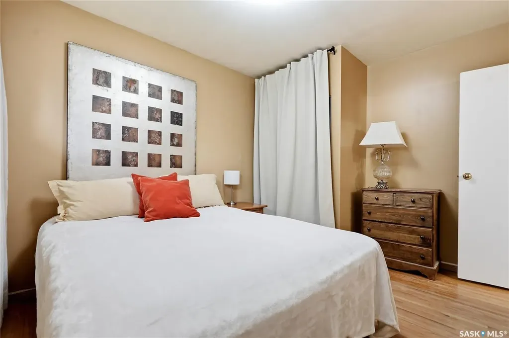 2321 Munroe Avenue S Saskatoon SK S7J 1S4