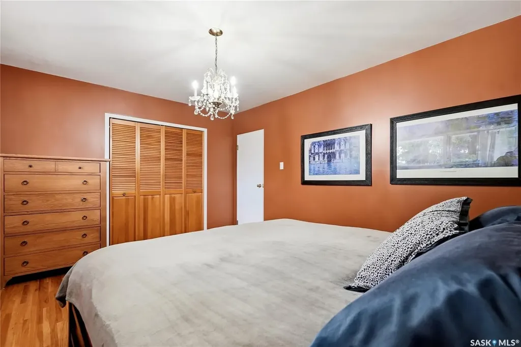 2321 Munroe Avenue S Saskatoon SK S7J 1S4