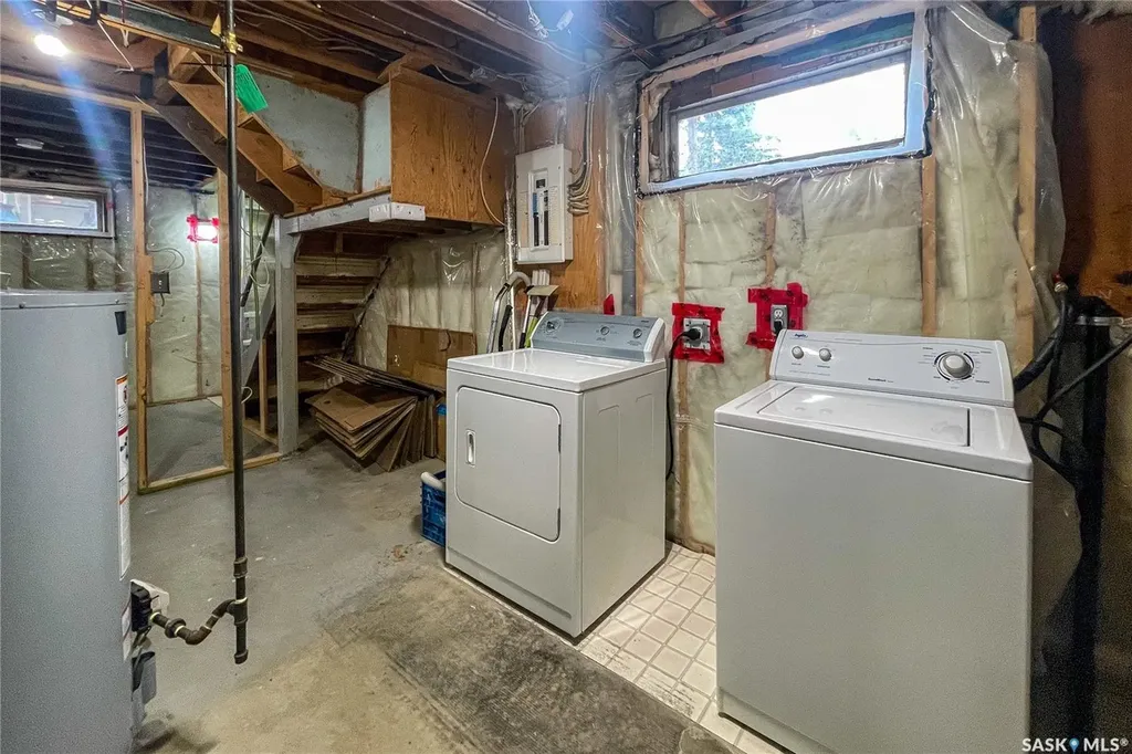 2321 Munroe Avenue S Saskatoon SK S7J 1S4